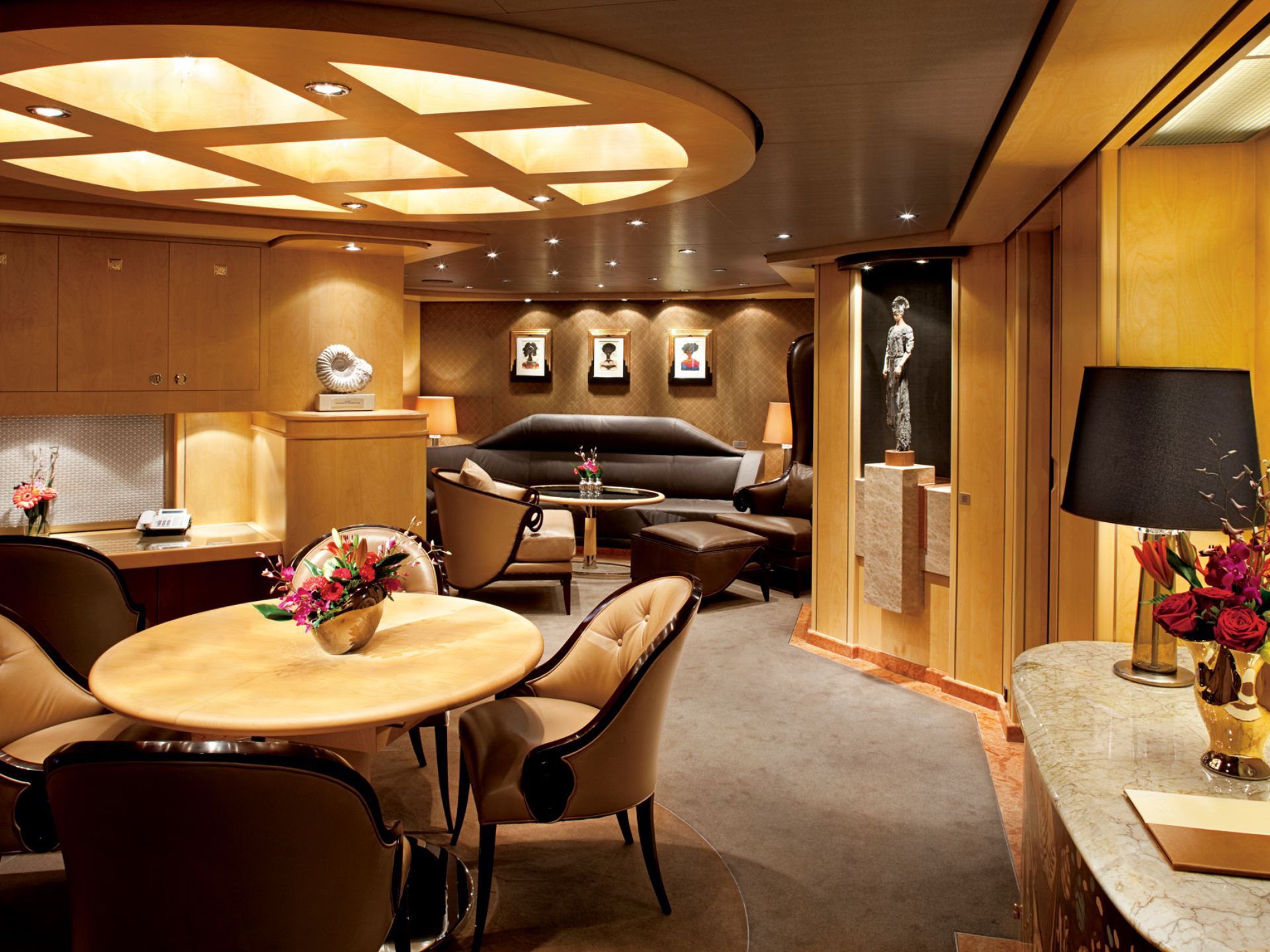 Holland America Eurodam neptune.jpg